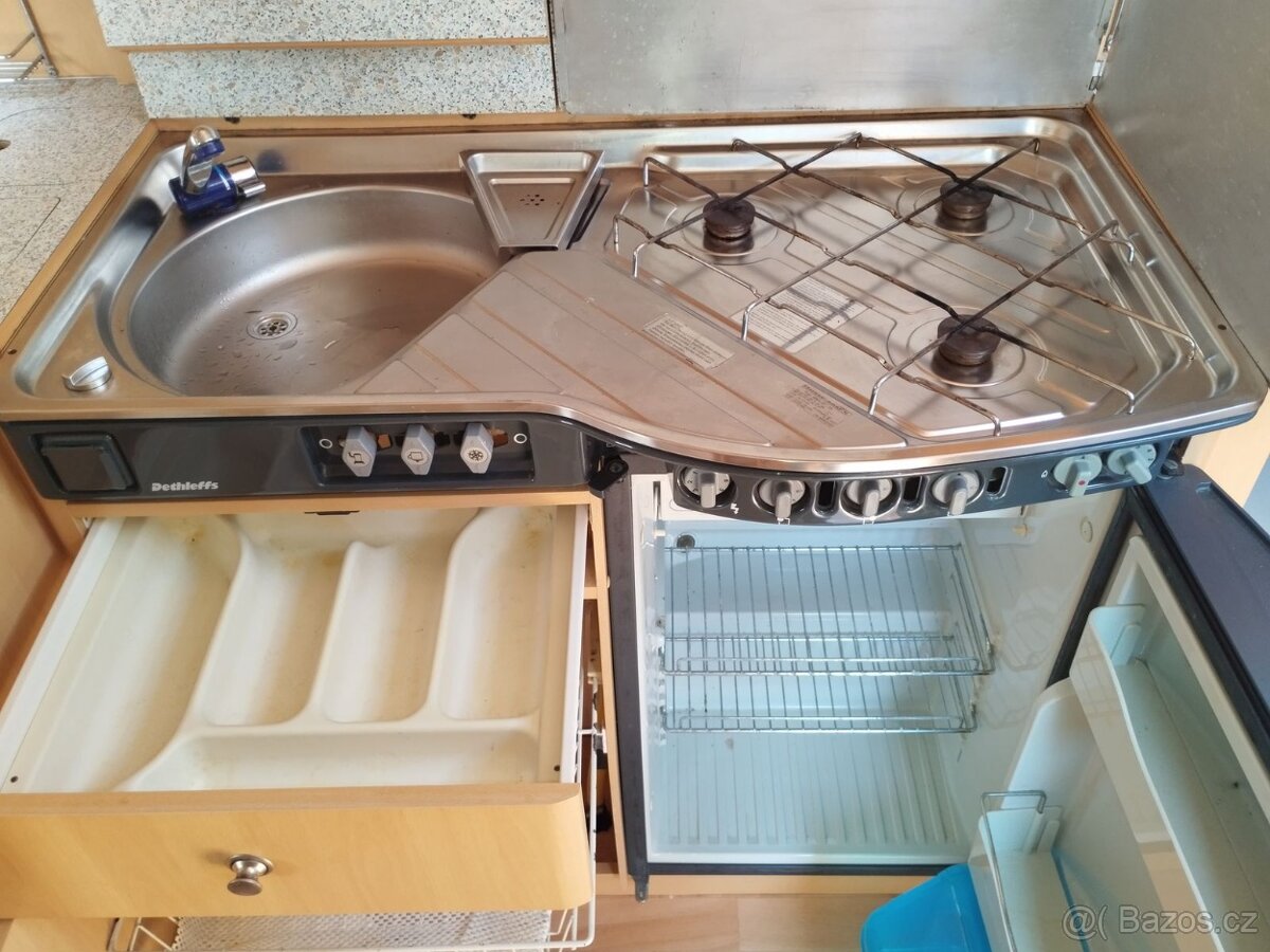 DETHLEFFS pro 4.Fr.postel. Mover+bat. Sprcha. 100km/h - 11