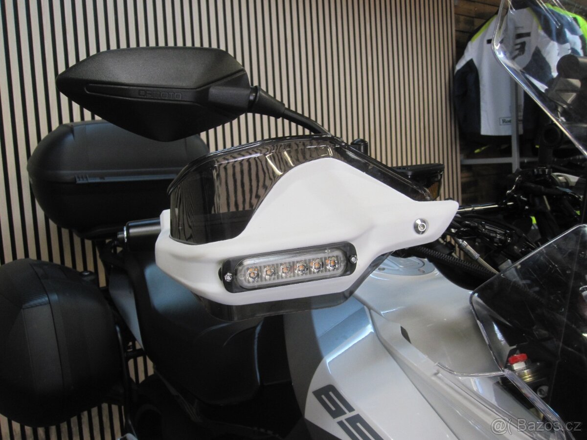 CFMOTO 650MT Premium - 11