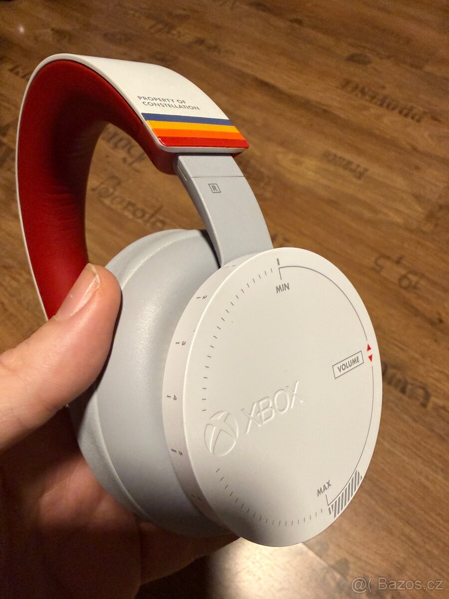 Sluchátka a ovladač Starfield - 11