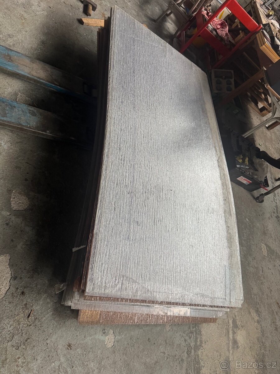 Polykarbonát , plexisklo - 11