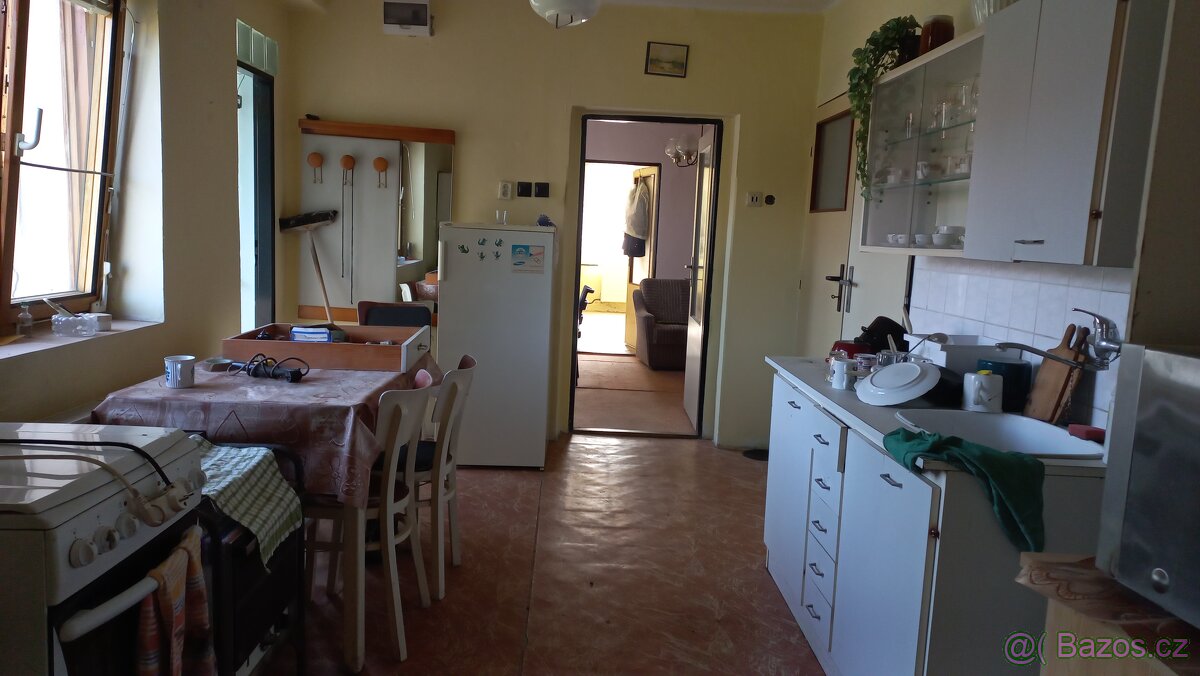 Prodej zemědělská usedlost blízko Prahy rodinnýdům - 11