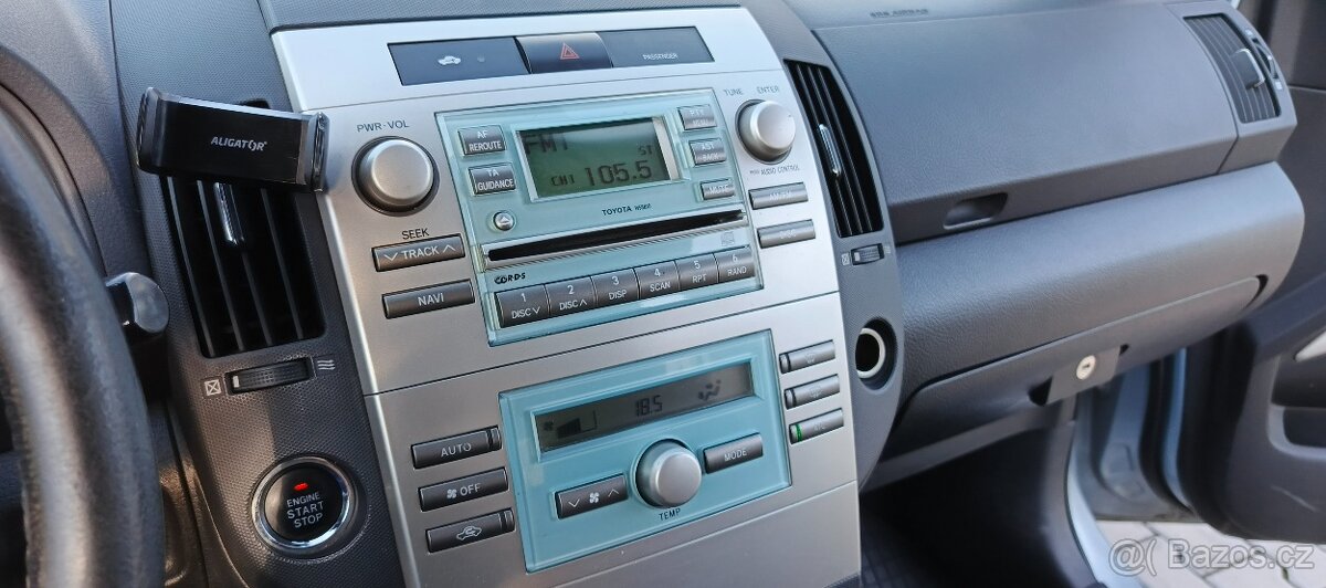 Toyota Corolla Verso, 2.2 D-4D 100kw, 7 míst - 11