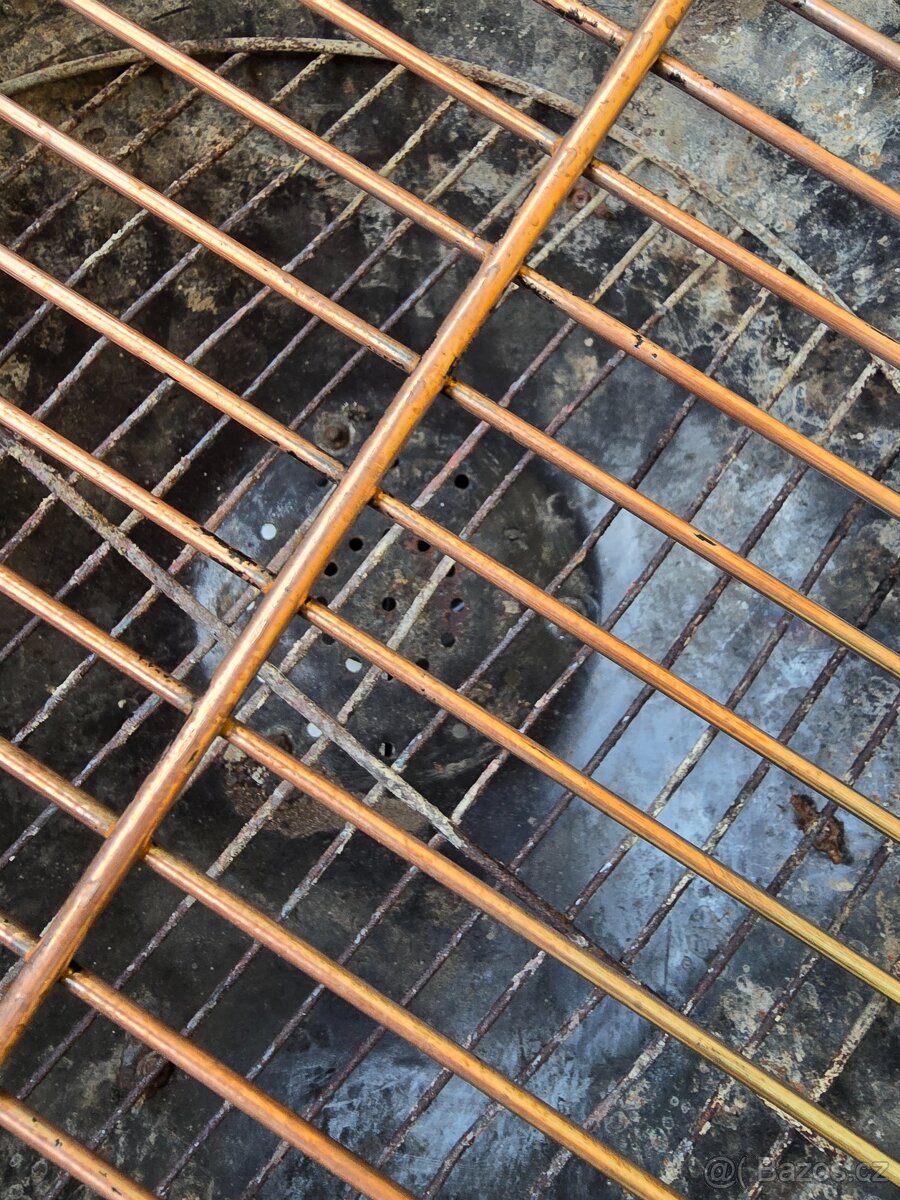 Gril na dřevěné uhlí Tarrington House - 11