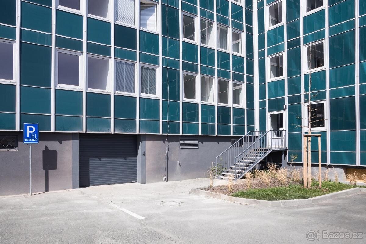 Pronájem skladového prostoru, 41m2, uzamykatelný, P5 - Jinon - 11