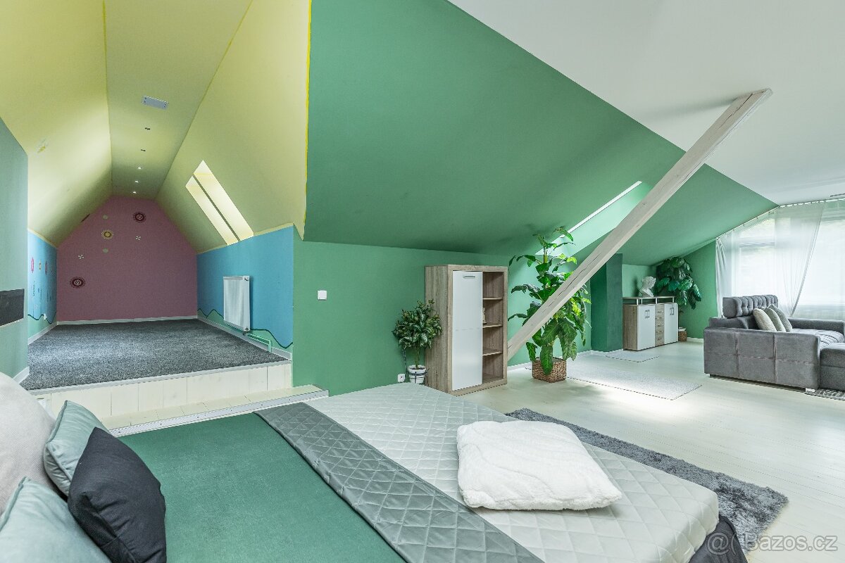 Prodám rodinný dům 9+3 Lysolaje, 502 m² - 11