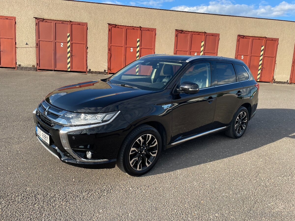 Mitsubishi Outlander PHEV 2018 (hybrid) Instyle+ - 11