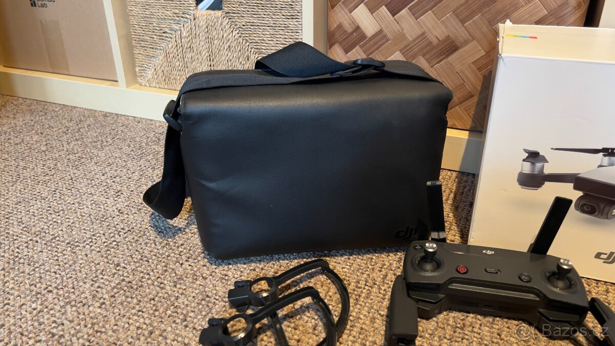 DJI Spark Fly More Combo - příslušenství - 11