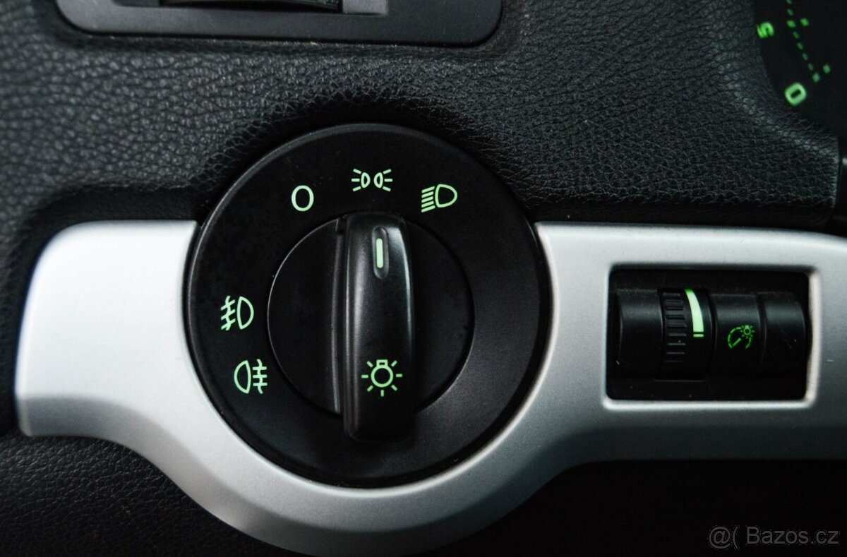 Škoda Octavia Combi 2.0 TDI Ambiente - 11