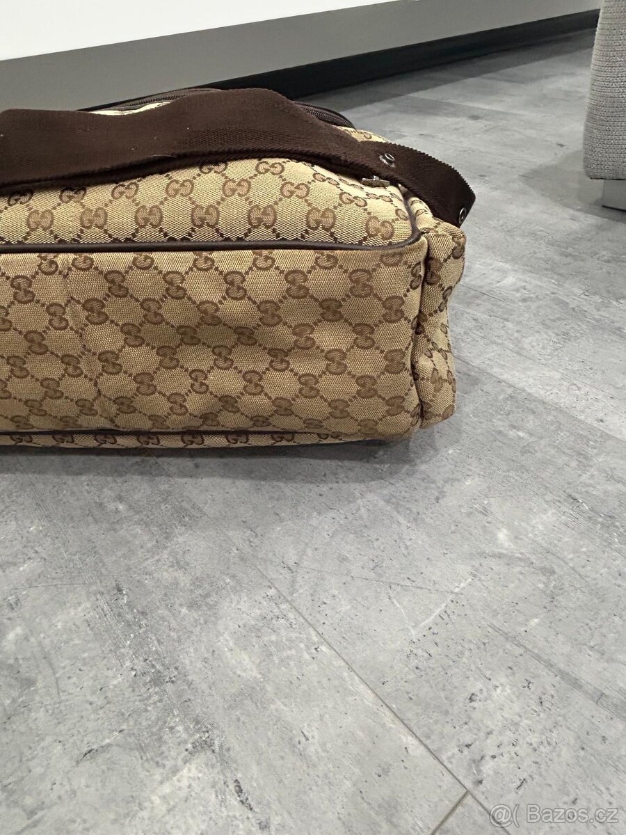 Gucci přebalovací taska - 11