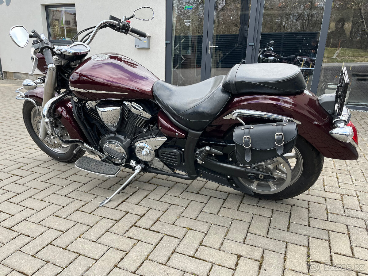 Yamaha XVS 1300 Midnightstar - 11