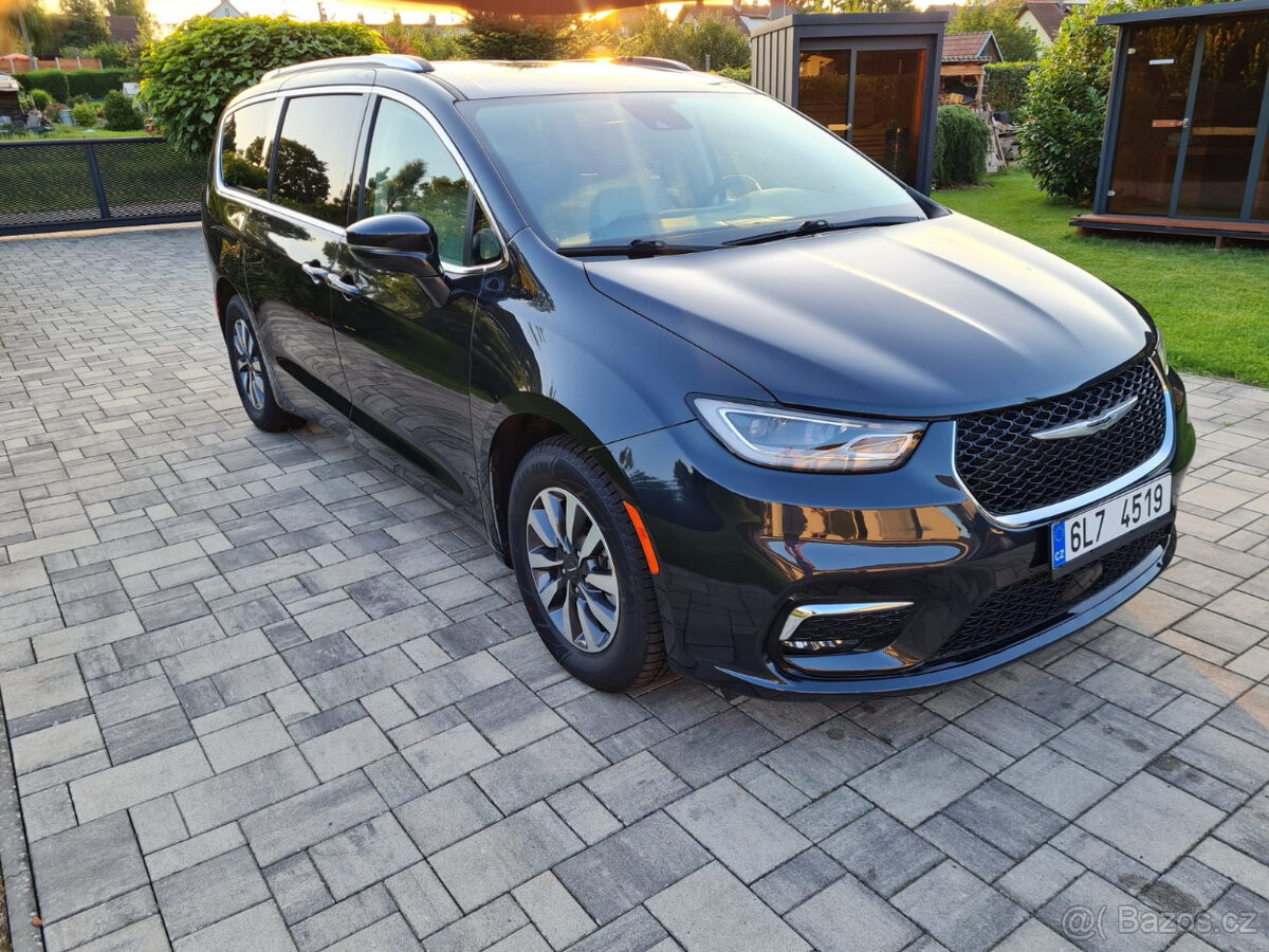 Chrysler Pacifica 3,6 Touring L, nový model, DPH - 11