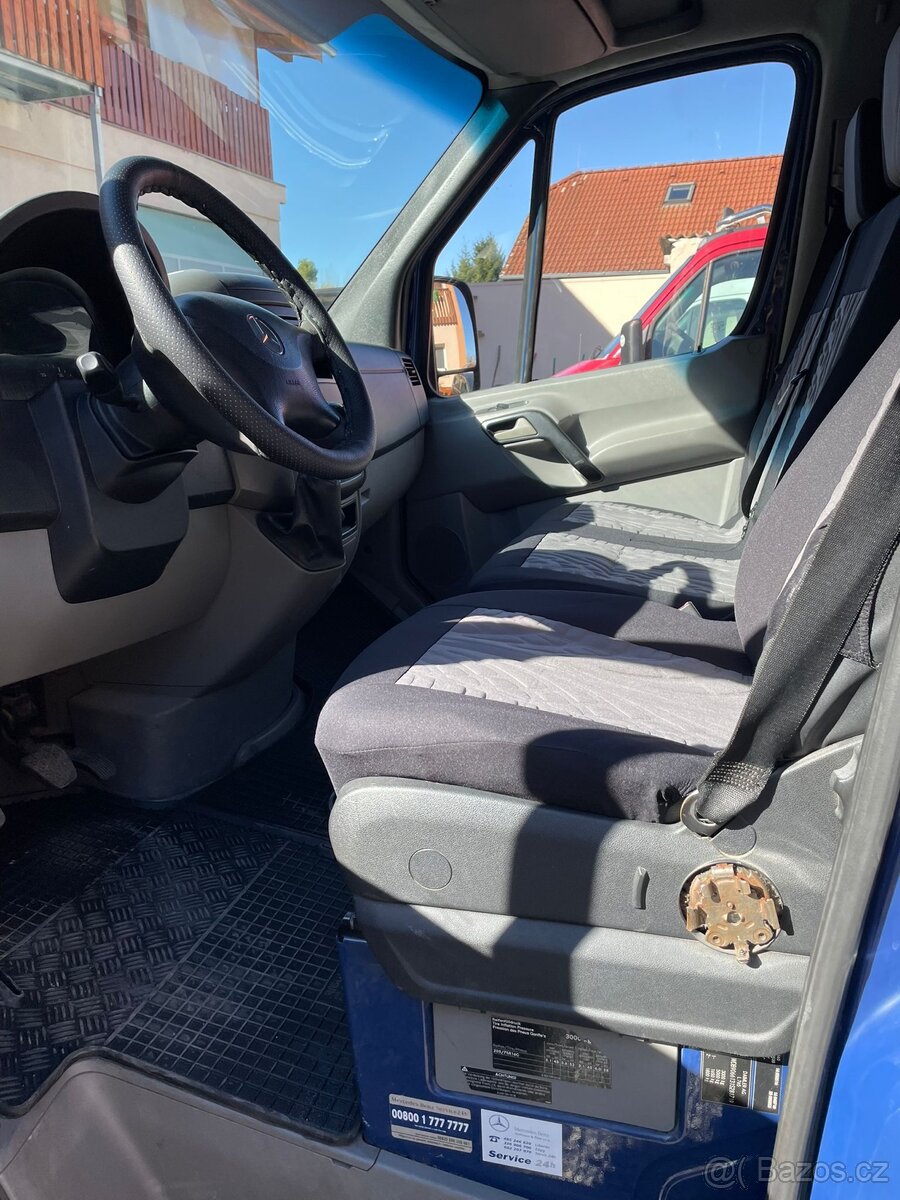 Mercedes Sprinter 6 míst - 11
