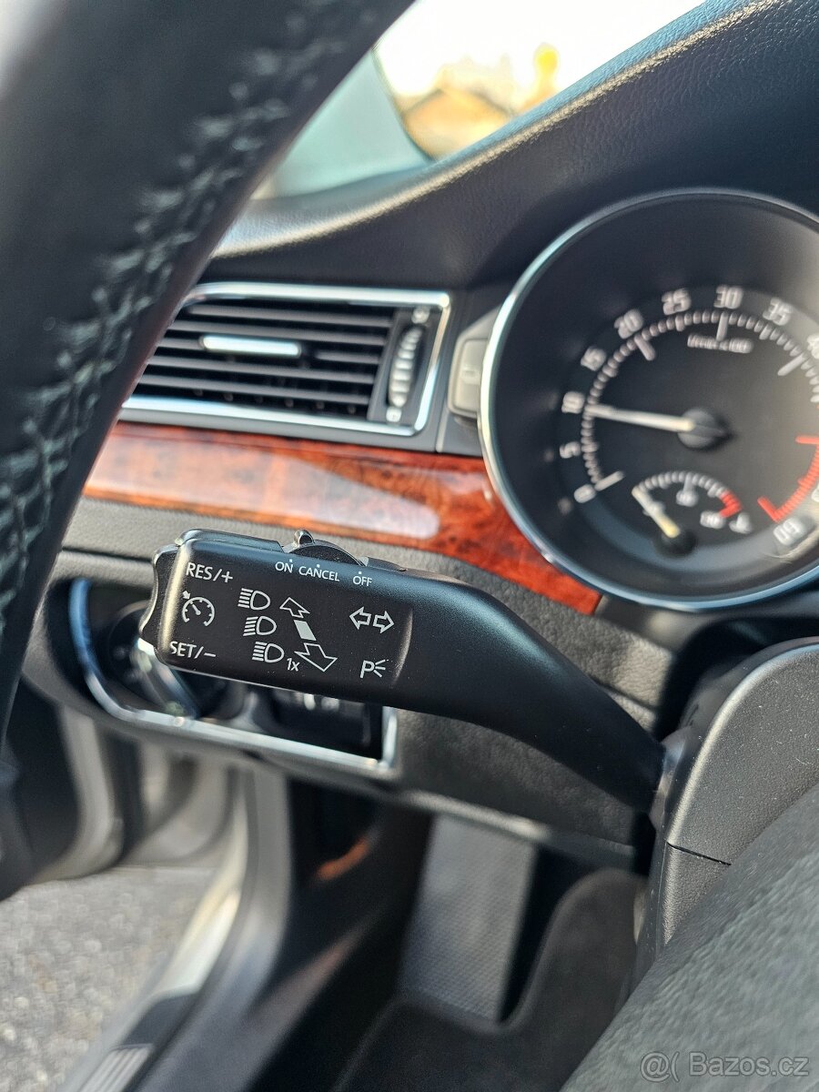 ŠKODA SUPERB 2010 2.0TDI 125kW 4x4 ELEGANCE,SENZORY,VÝHŘEV - 11