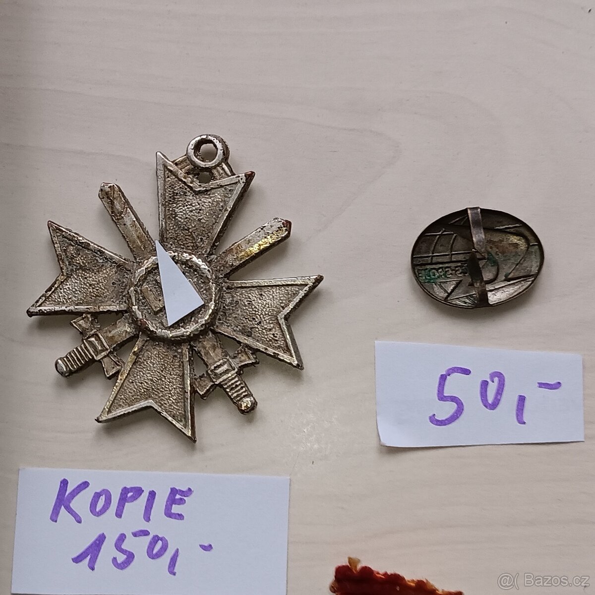 Vojenské odznaky a medaile - 11