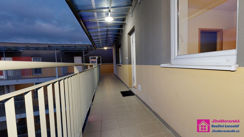 Pronájem bytu 2+kk, s park. stáním, tř. 1.máje, Břeclav - 11