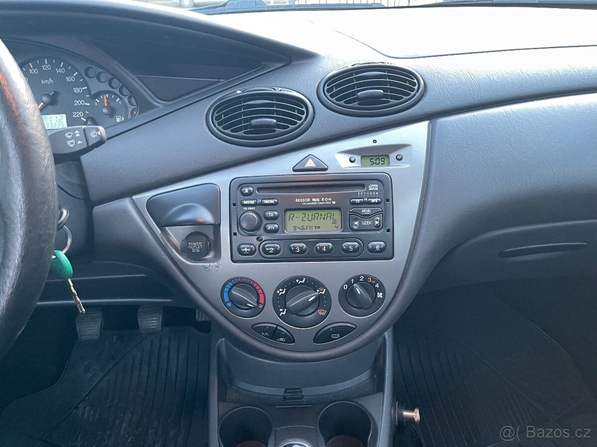 Prodám Ford Focus 1,6i 74kW po renovaci - 11