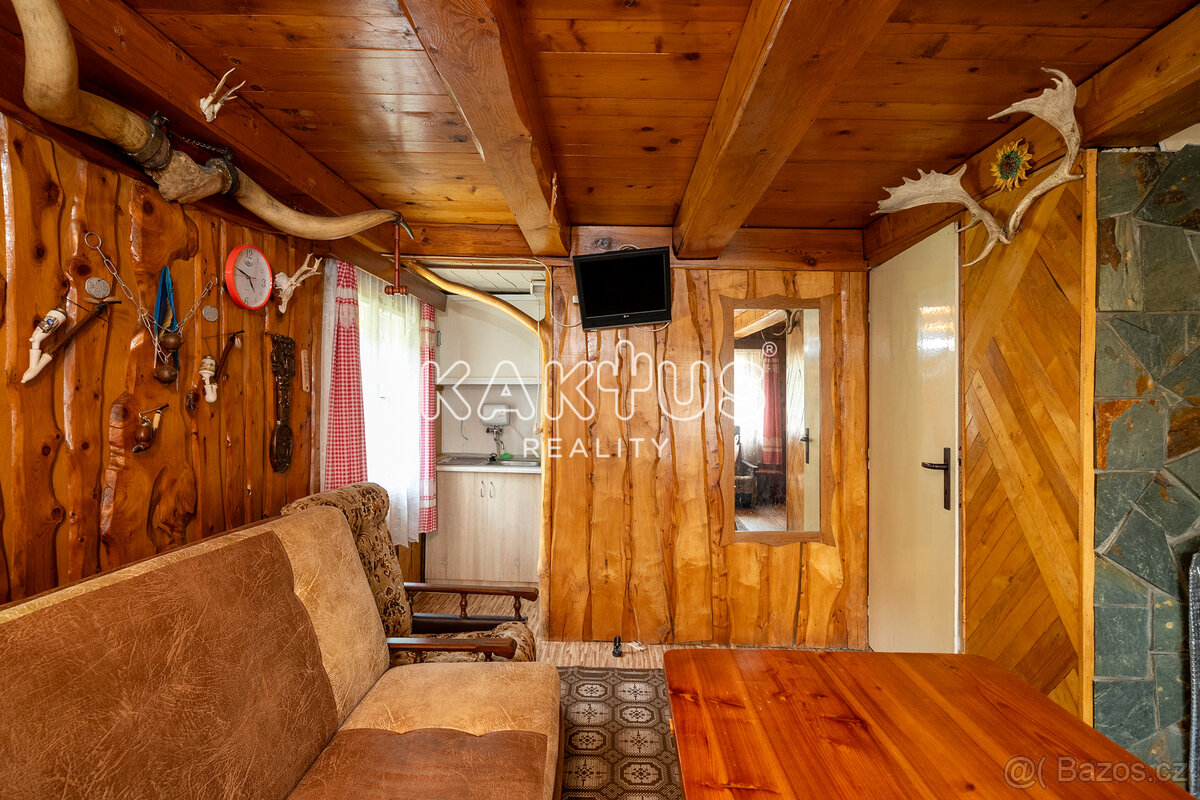 Prodej pozemku s možností výstavby RD o ploše 2870 m² v obci - 11