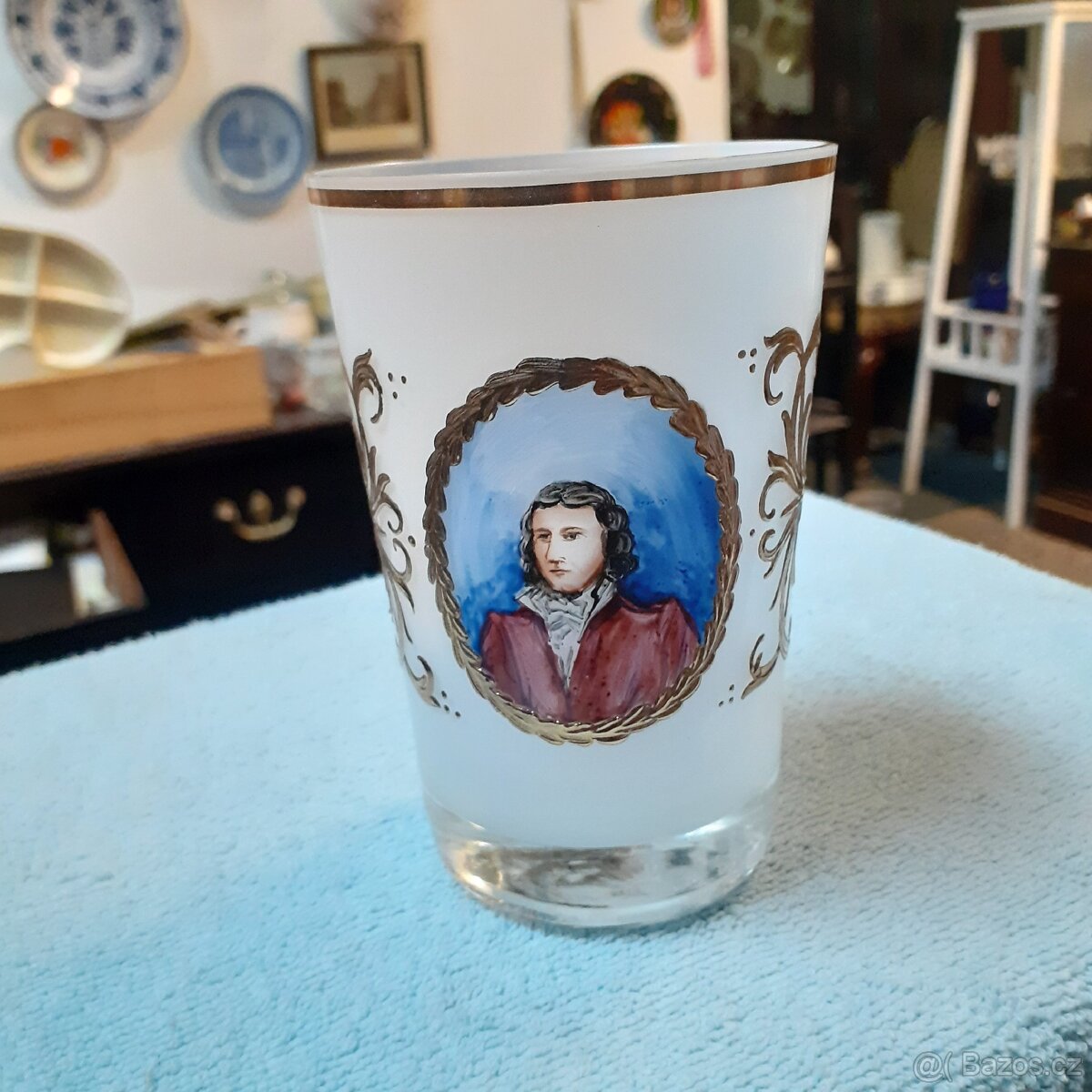 Starožitná sklenice z mléčného skla - 11