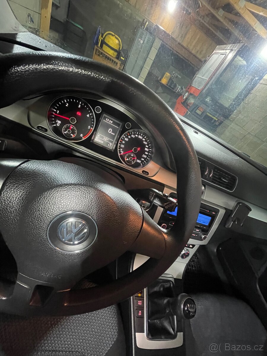 VW Passat B7 1.6 TDI 77kW - 11