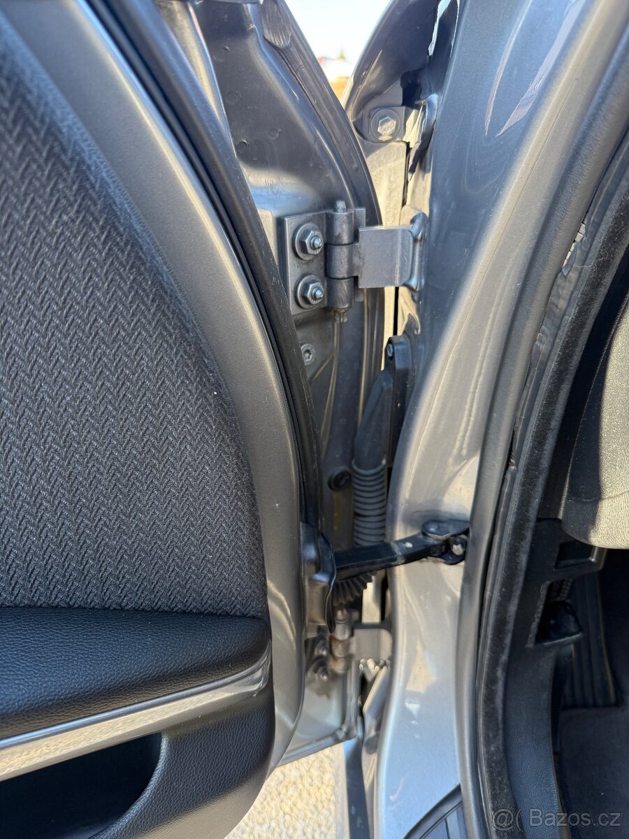 BMW e91/318d/105 Kw - 11