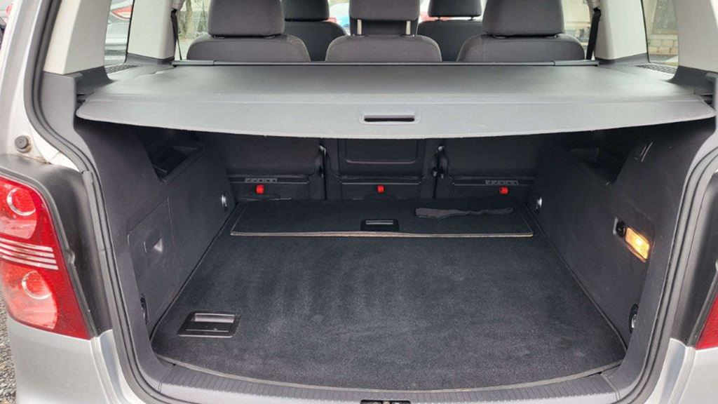 VOLKSWAGEN TOURAN 1.9TDI DSG TRENDLINE 77KW - 11