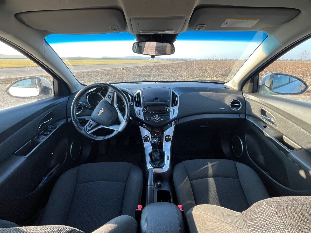 Chevrolet Cruze kombi - 11