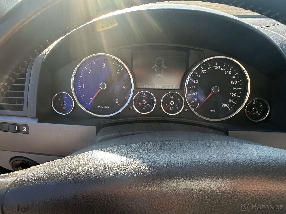 Vw Touareg 3.0 tdi-176kw-v6-automat - 11