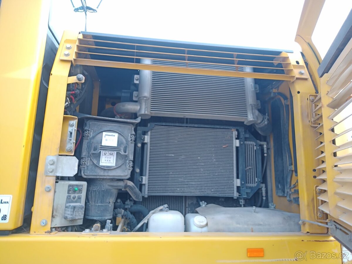 Kolový otočný bagr Komatsu PW 160-10 - 11