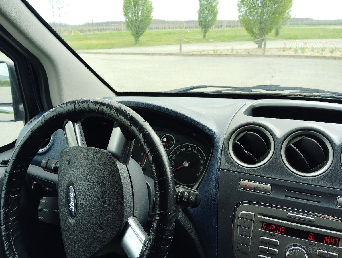 Ford Tranzit Connect - 11