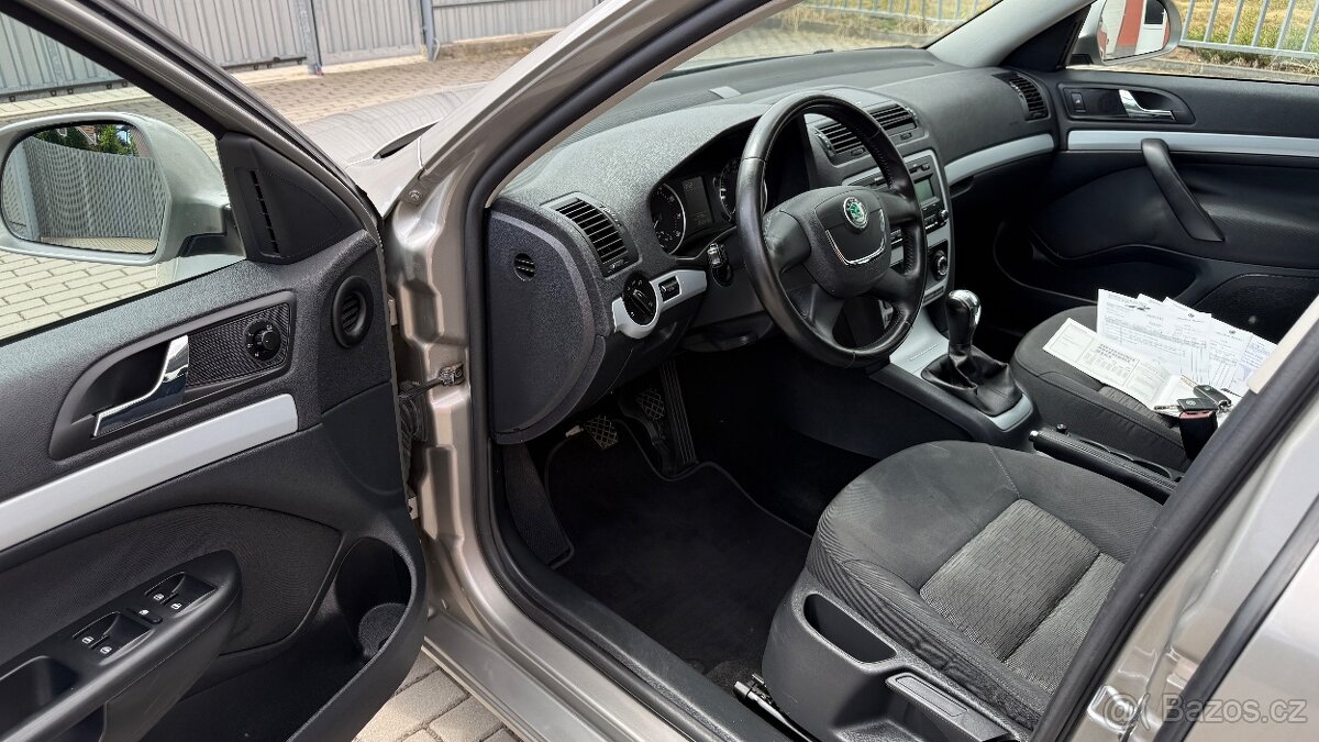Škoda Octavia //1.6MPi//75kW//ELEGANCE//1.MAJ//SERVIS// - 11