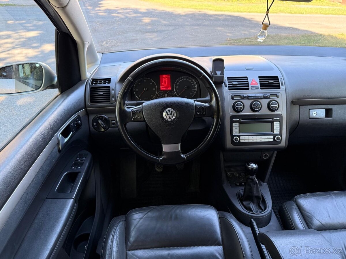 VOLKSWAGEN TOURAN Cross - 11