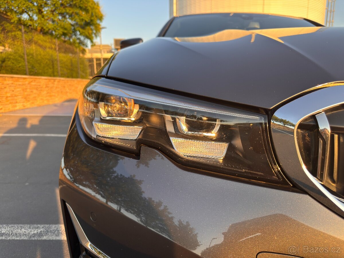 BMW 330xi xDrive Luxury - 11