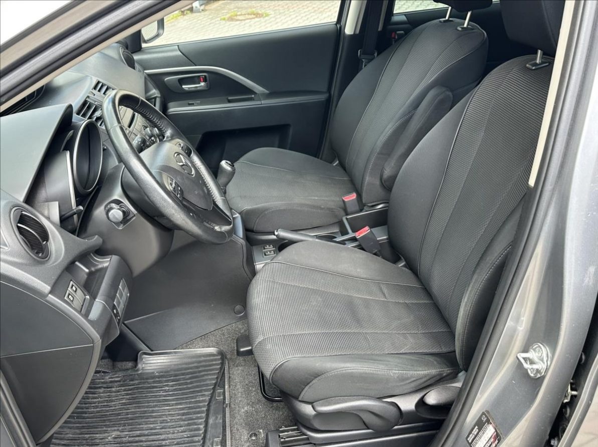 prodám Mazda 5 2.0 110kW 2014 99493km 7.míst - 11
