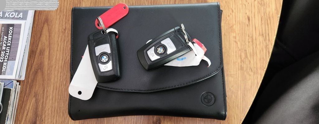 BMW Řada 3, 2.0dXENONAUTOMATTAŽNÉSERVIS - 11