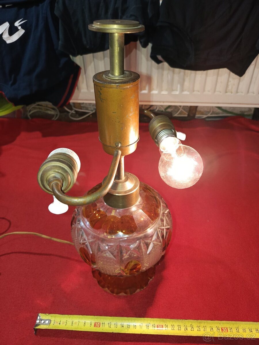 Lampy na prodej - petrolejové, na elektriku atd celkem 16 ks - 11