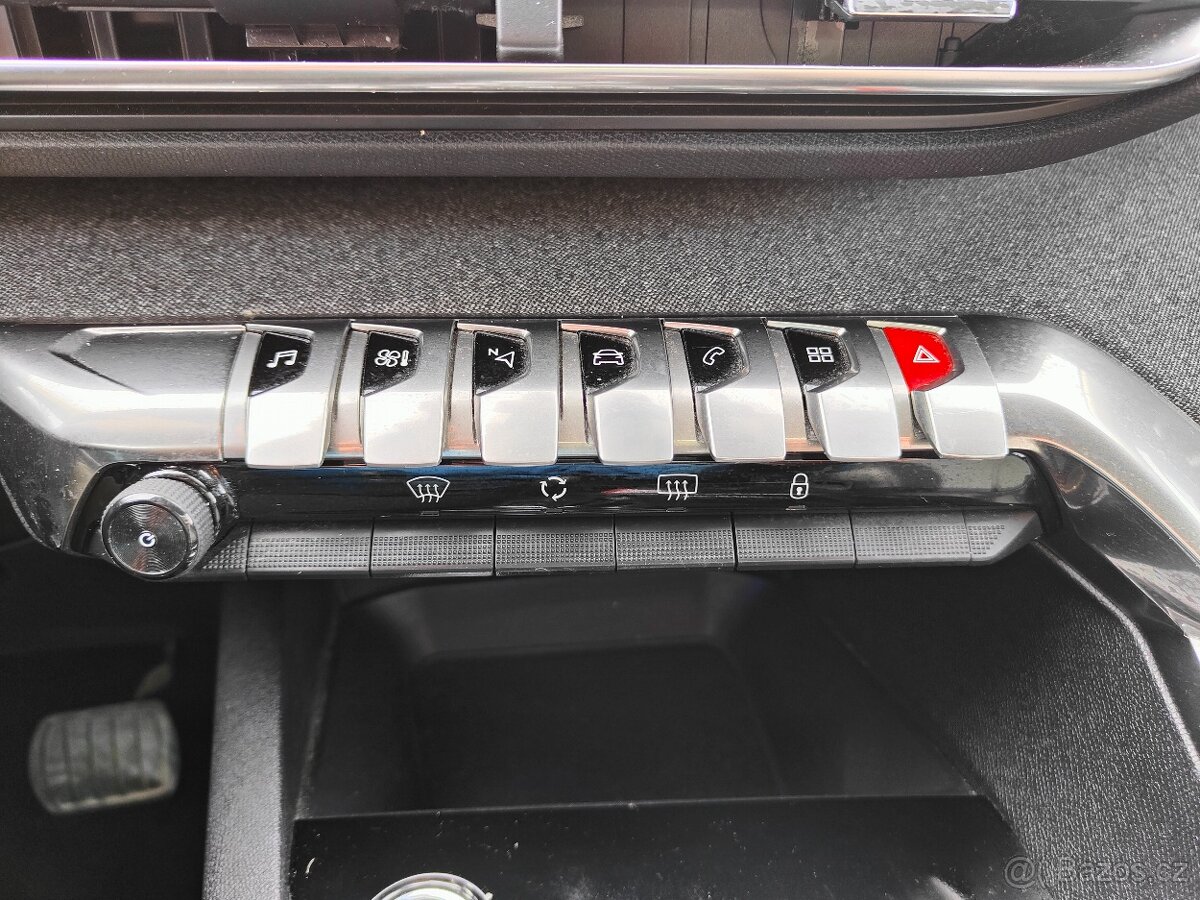 PEUGEOT 3008 1.2 PureTech 96kW, automat - 11