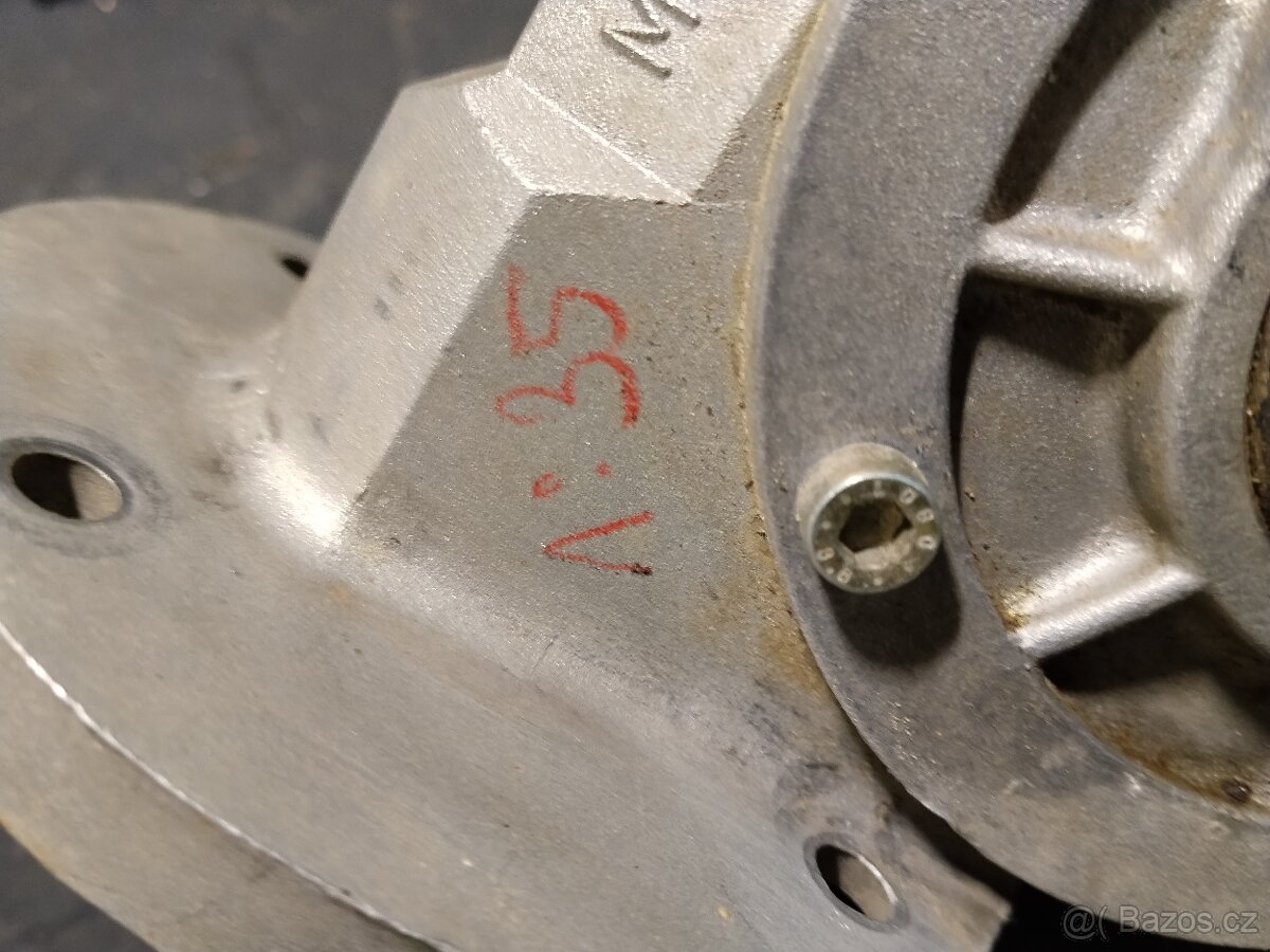 Uhlová prevodovka 1:35 - 11