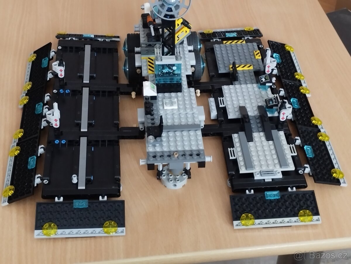 Lego Ultra Agents 70165 - 11