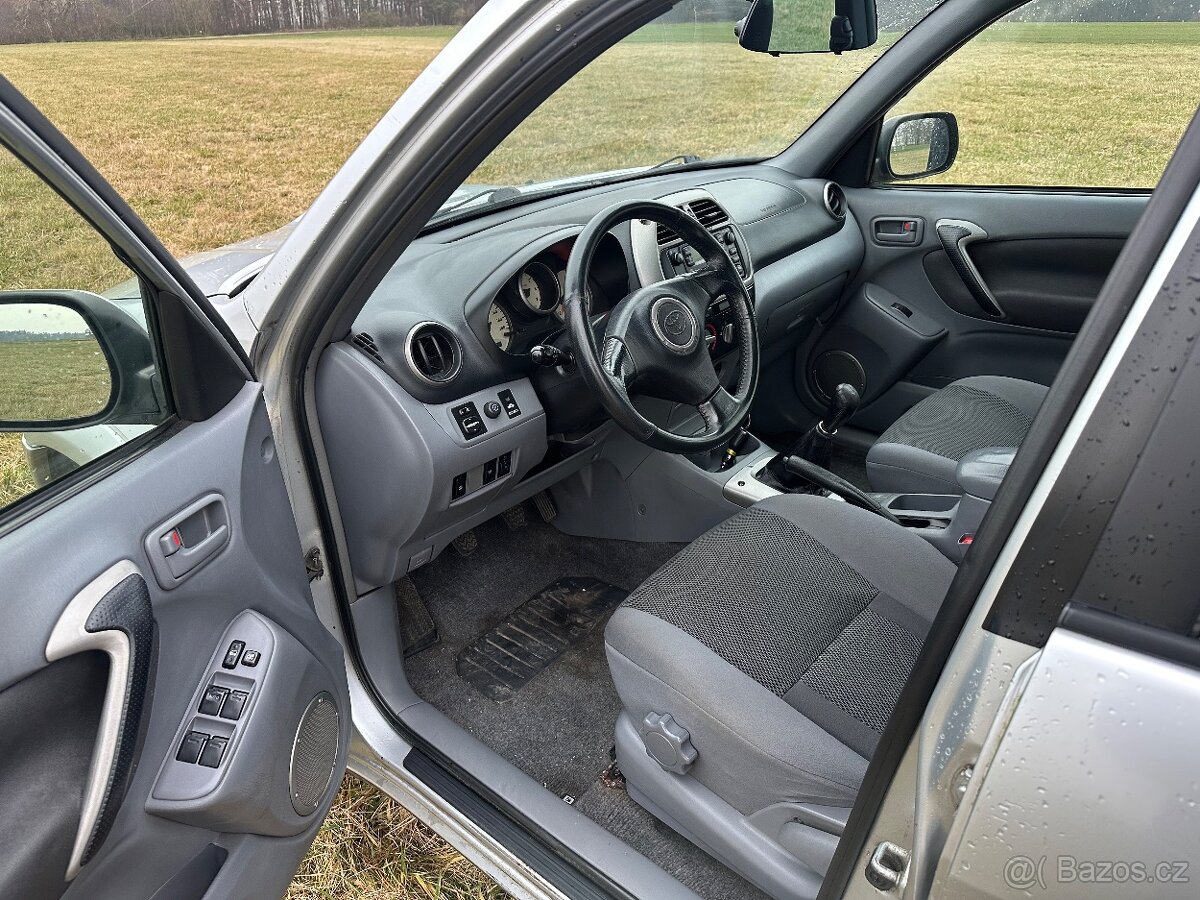 TOYOTA Rav4 2.0 D4D 4x4 plně funkční - 11