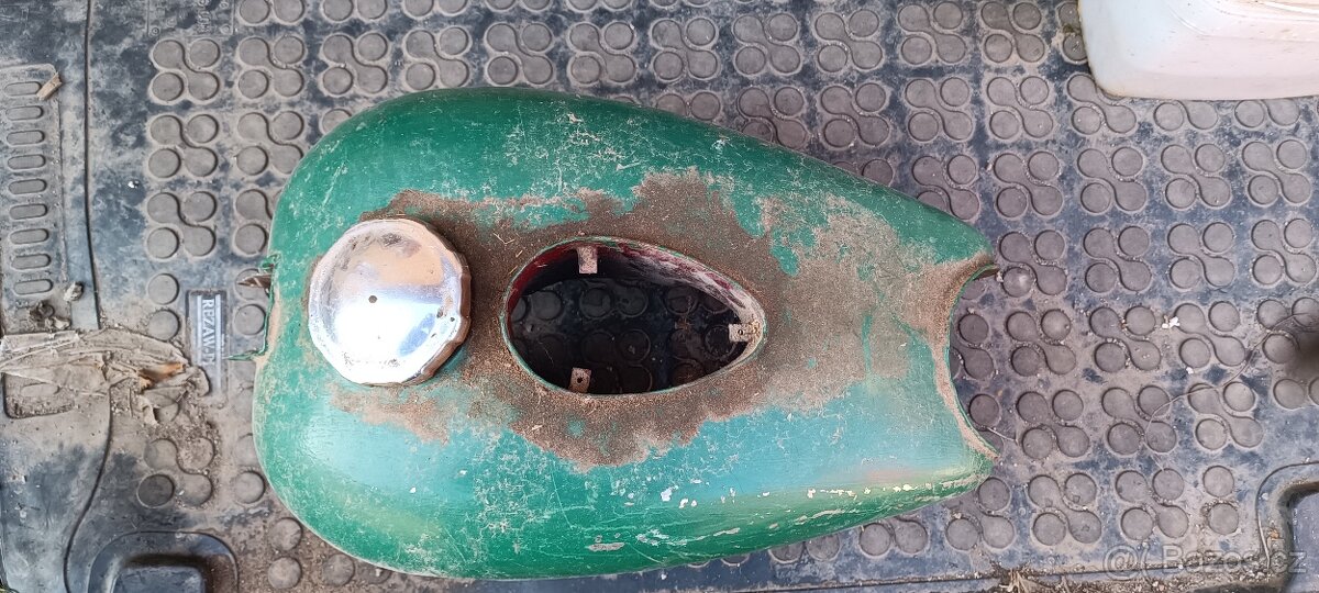 Nádrž Jawa pérák - 11