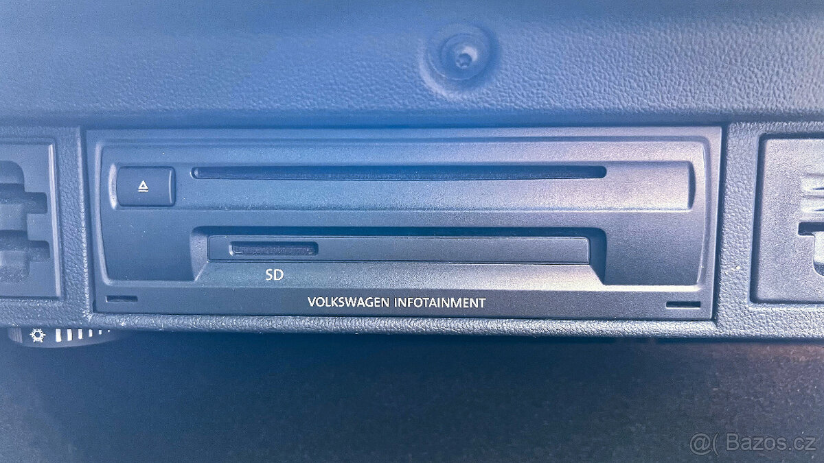 Vůz na náhradní díly VW Golf 7 kombi 2016 CRLB PGS LC9X - 11