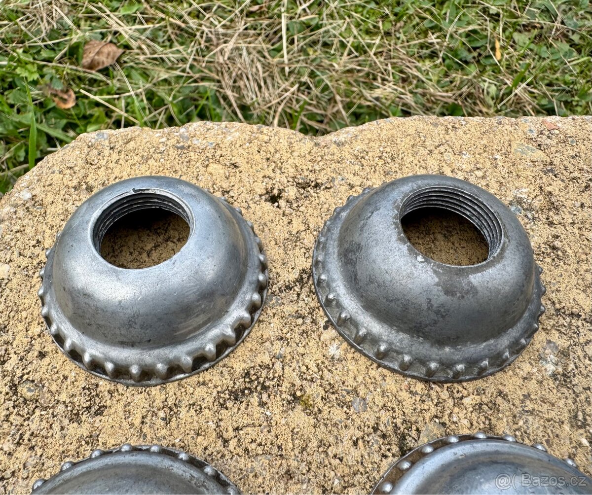 Jawa ČZ kyvacka, ČZ - matice krytu a kryt - 11