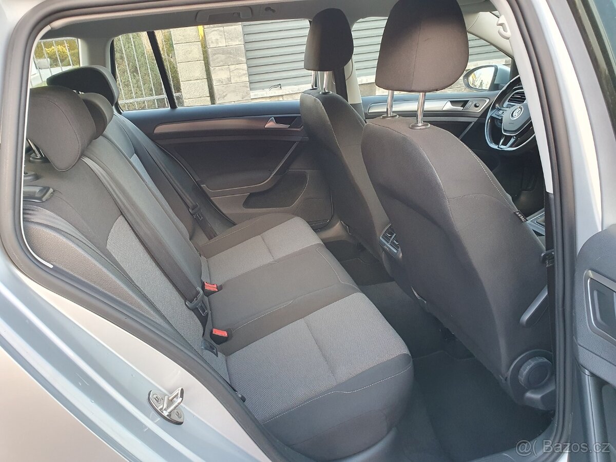 VOLKSWAGEN GOLF 1.6 TDI SERVISKA, DPH, NAVI, MOC HEZKÝ - 11