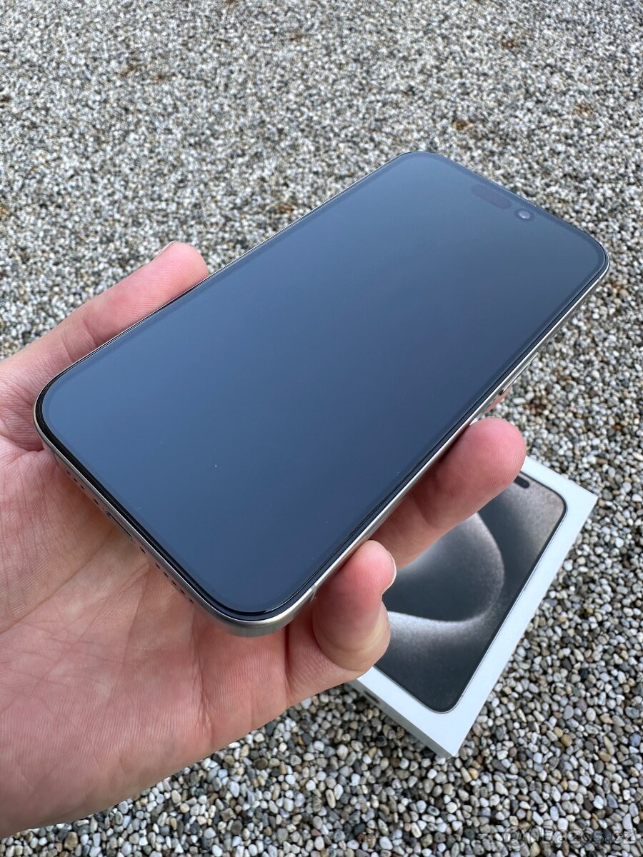 IPhone 15 pro - baterie 100% natural - 11