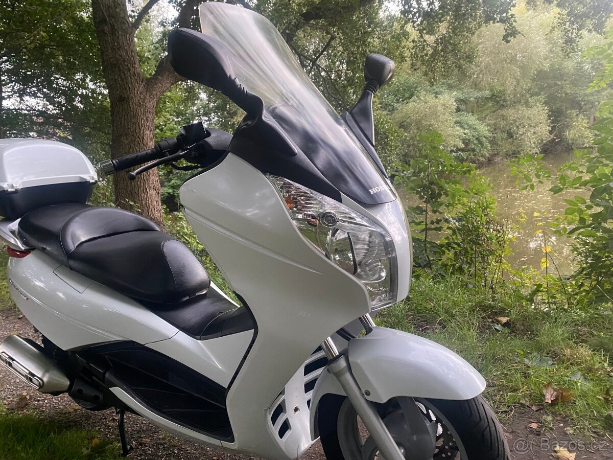 Honda S Wing 125 - 11