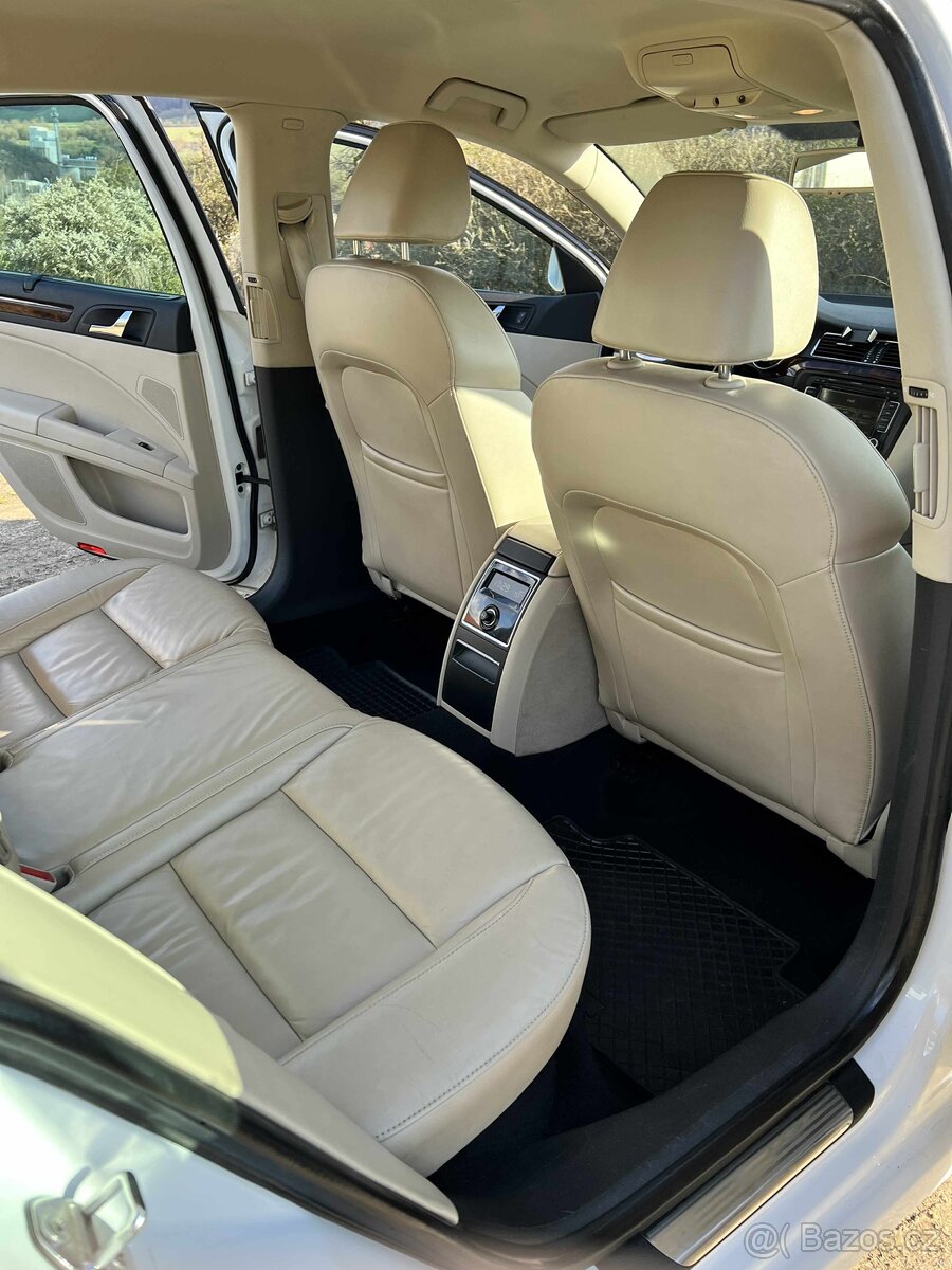 Škoda Superb II 2.0 TDI 125 kW DSG – béžová kůže, 2. majitel - 11