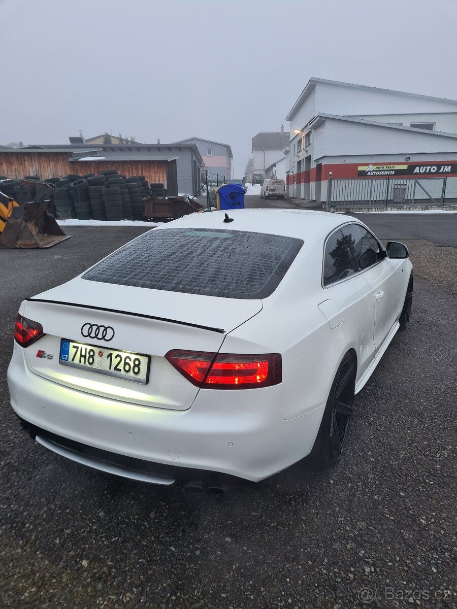Audi S5 4.2FSI Quattro - 11