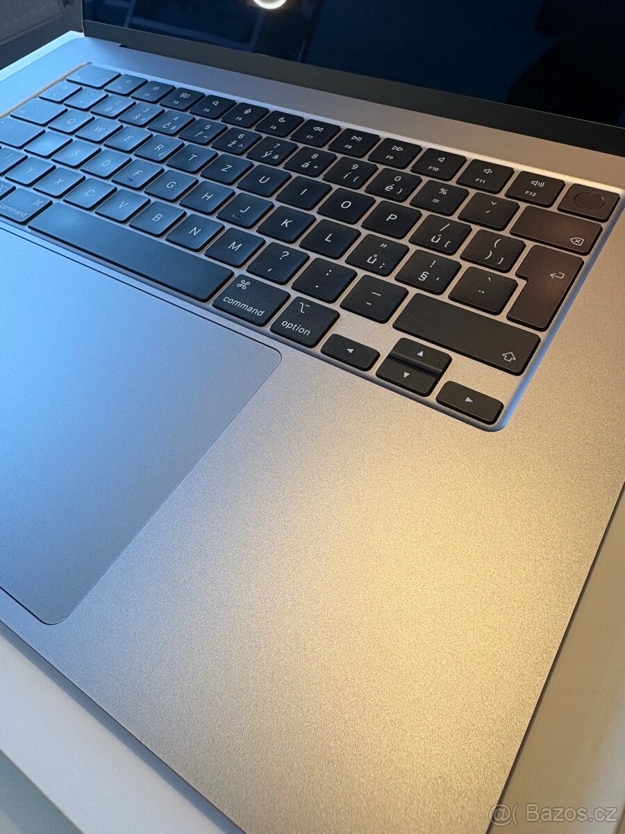 Apple MacBook Air 15" 2023, M2 8-Core 8GB/256GB - 11