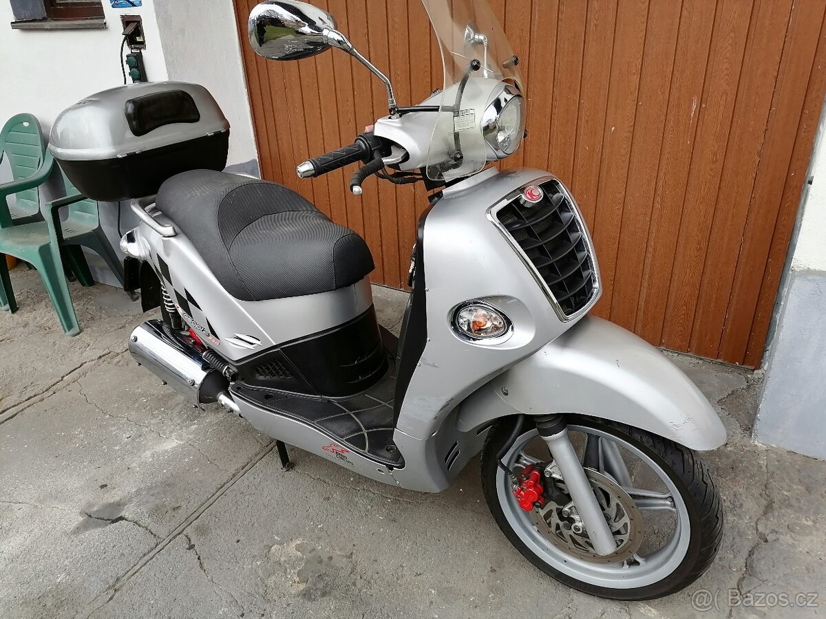 Skútr Kymco - 11