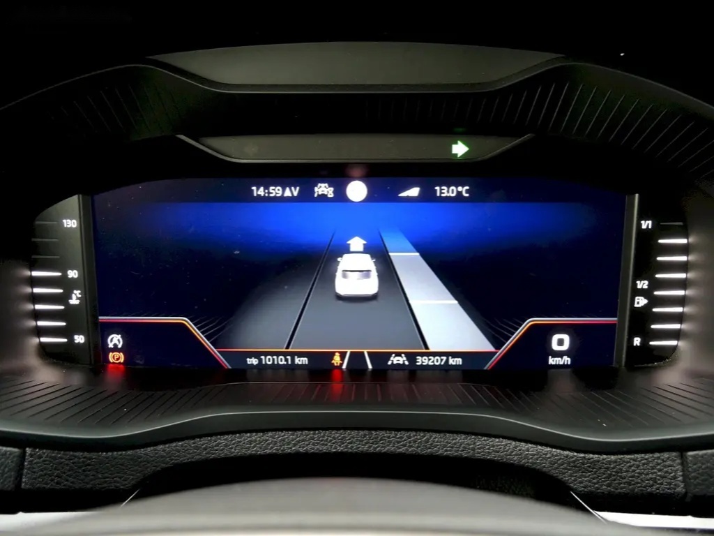 Škoda Karoq, 1.5TSI 110kW SportLine - 11